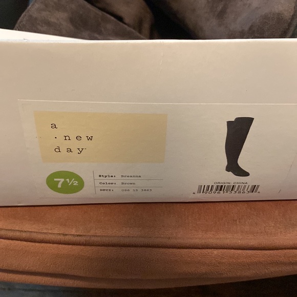 A New Day Women’s Breanna Over The Knee Riding Boots - Picture 6 of 10